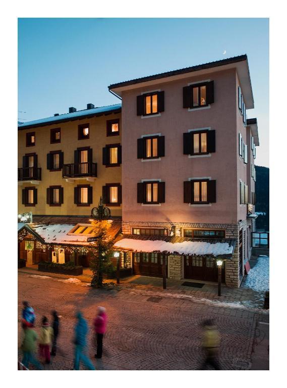 Antico Albergo Stella D'Italia Folgaria Eksteriør billede
